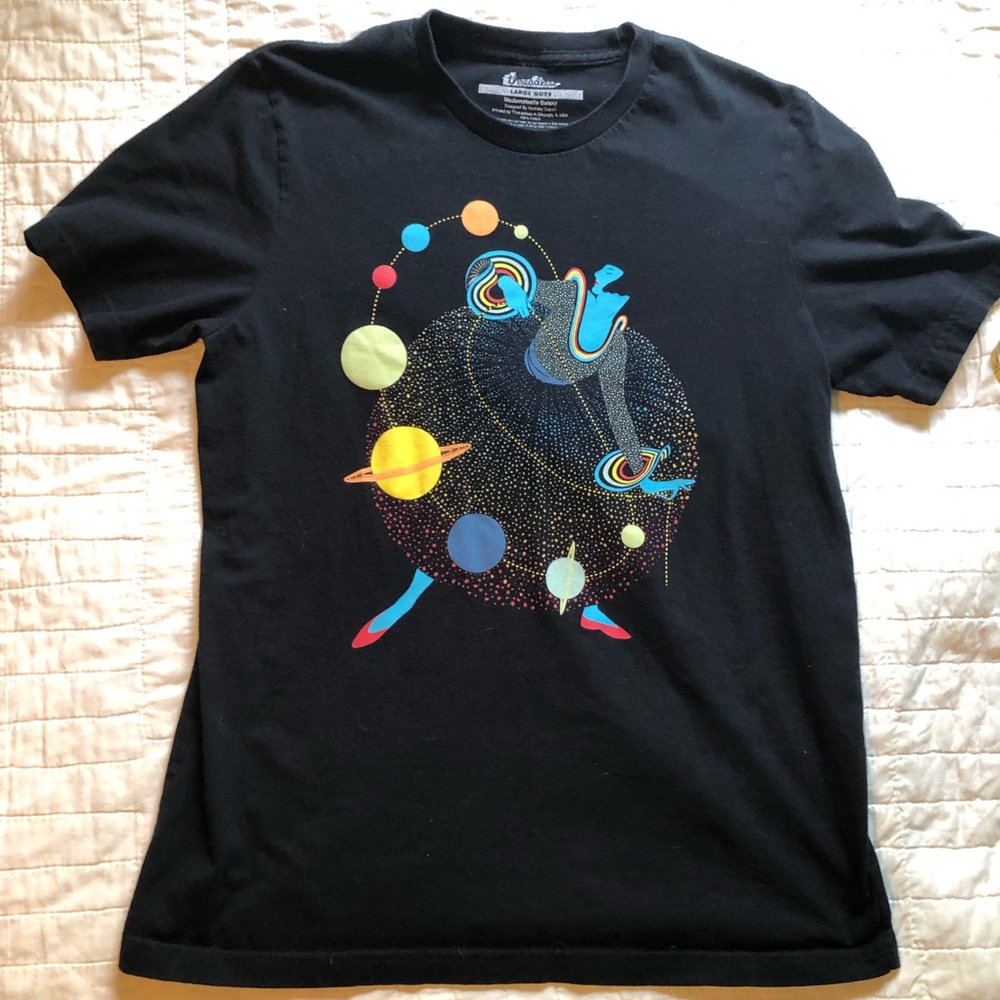 Men’s large threadless tee